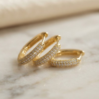 3 lü Set Gold Renk Zirkon Taşlı Kare Halka Küpe 3 lü Set Gold Renk Zirkon Taşlı Kare Halka Küpe