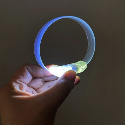 3 Modlu Pilli LED Işıklı Esnek Parti Bilekliği Beyaz 3 Modlu Pilli LED Işıklı Esnek Parti Bilekliği Beyaz