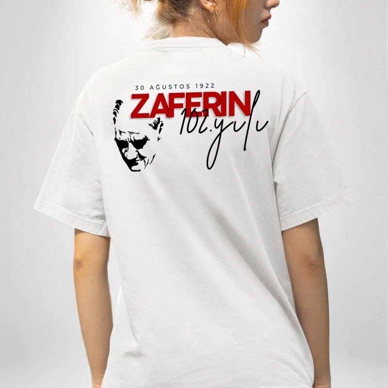 30 Ağustos Zafer Bayramı Atatürk Temalı Oversize Bisiklet Yaka T-shirt - Beyaz 30 Ağustos Zafer Bayramı Atatürk Temalı Oversize Bisiklet Yaka T-shirt - Beyaz