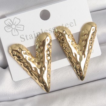 316 Çelik Gold Renk İşlemeli Kalp Model Kadın Küpe 316 Çelik Gold Renk İşlemeli Kalp Model Kadın Küpe