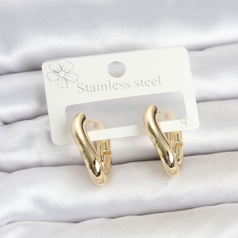 316L Çelik Gold Renk Asimetrik Halka Model Kadın Küpe 316L Çelik Gold Renk Asimetrik Halka Model Kadın Küpe