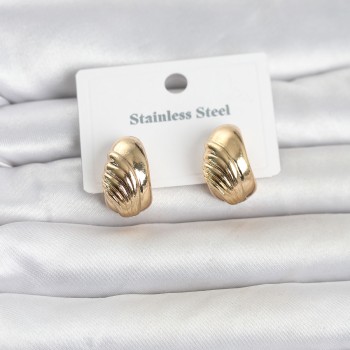 316L Çelik Gold Renk Desenli Yarım Halka Model Kadın Küpe 316L Çelik Gold Renk Desenli Yarım Halka Model Kadın Küpe