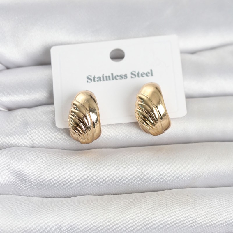 316L Çelik Gold Renk Desenli Yarım Halka Model Kadın Küpe 316L Çelik Gold Renk Desenli Yarım Halka Model Kadın Küpe