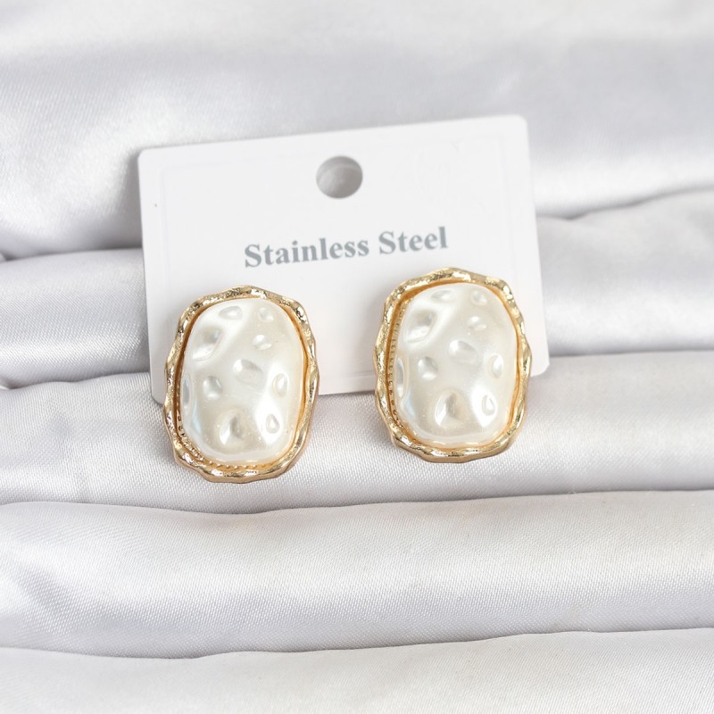 316L Çelik Gold Renk İnci Model Vintage Kadın Küpe 316L Çelik Gold Renk İnci Model Vintage Kadın Küpe