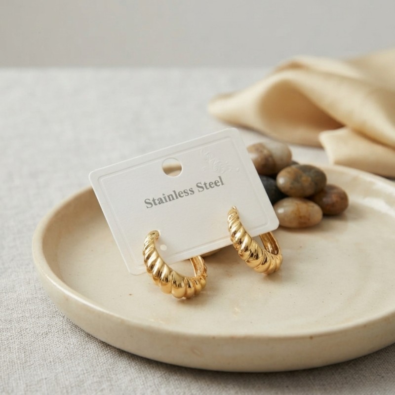 316L Çelik Gold Renk Kıvrımlı Halka Model Küpe 316L Çelik Gold Renk Kıvrımlı Halka Model Küpe