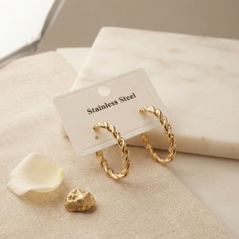 316L Çelik Gold Renk Kıvrımlı Halka Tasarım Model Küpe 316L Çelik Gold Renk Kıvrımlı Halka Tasarım Model Küpe