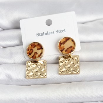 316L Çelik Gold Renk Leopar Desenli Plaka Model Kadın Küpe 316L Çelik Gold Renk Leopar Desenli Plaka Model Kadın Küpe