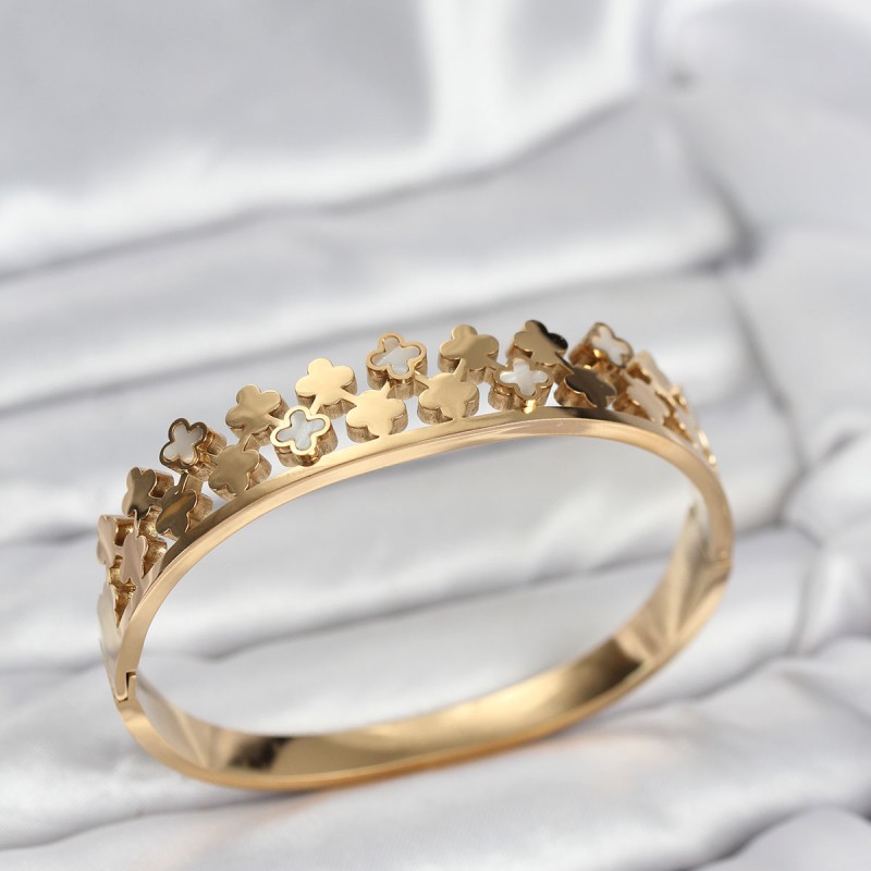 316L Çelik Gold Renk Minimal Yoncalı Kadın Kelepçe Bileklik 316L Çelik Gold Renk Minimal Yoncalı Kadın Kelepçe Bileklik