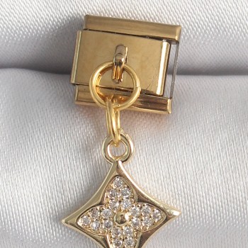316L Çelik Gold Renk Sallantı Zirkon Taşlı Çiçek İşlemeli Nomination Charm 316L Çelik Gold Renk Sallantı Zirkon Taşlı Çiçek İşlemeli Nomination Charm