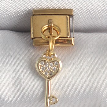 316L Çelik Gold Renk Sallantı Zirkon Taşlı Kalpli Anahtar Model Nomination Charm 316L Çelik Gold Renk Sallantı Zirkon Taşlı Kalpli Anahtar Model Nomination Charm