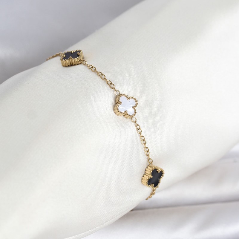 316L Çelik Gold Renk Siyah Beyaz Baby Yonca Model Kadın Bileklik 316L Çelik Gold Renk Siyah Beyaz Baby Yonca Model Kadın Bileklik