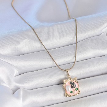 316L Çelik Gold Renk Zincir Pembe Mineli Çiçek İşlemli İnci Detay Portre Model Kadın Kolye 316L Çelik Gold Renk Zincir Pembe Mineli Çiçek İşlemli İnci Detay Portre Model Kadın Kolye