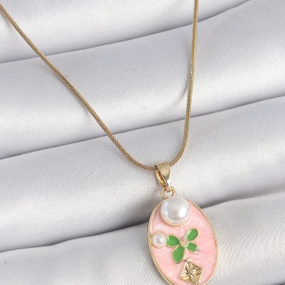 316L Çelik Gold Renk Zincir Pembe Mineli Oval İncili Çiçek İşlemeli Portre Model Kadın Kolye 316L Çelik Gold Renk Zincir Pembe Mineli Oval İncili Çiçek İşlemeli Portre Model Kadın Kolye