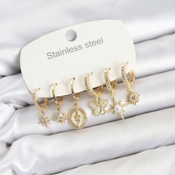316L Çelik Gold Renk Zirkon Taşlı Charm Detaylı Kadın Küpe Seti 316L Çelik Gold Renk Zirkon Taşlı Charm Detaylı Kadın Küpe Seti