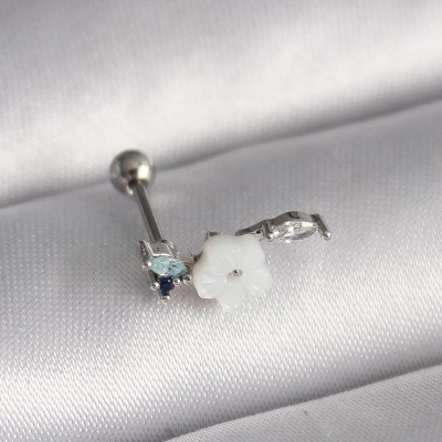 316L Çelik Gümüş Renk Zirkon Taş Detay Beyaz Çiçek Model Tragus Piercing