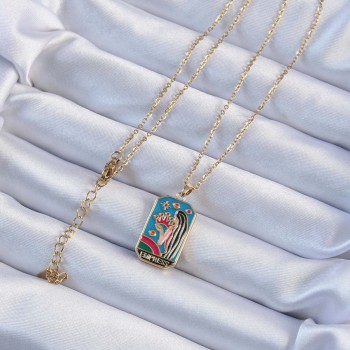 316L Çelik Zincir Altın Renk Taç ve Kız Figürlü Renkli Mineli Tarot Kolye 316L Çelik Zincir Altın Renk Taç ve Kız Figürlü Renkli Mineli Tarot Kolye