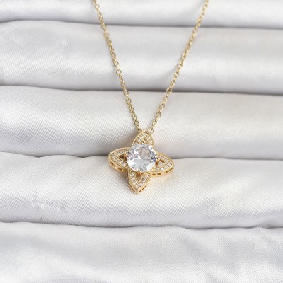 316L Çelik Zincir Gold Renk Yonca Model Kadın Kolye 316L Çelik Zincir Gold Renk Yonca Model Kadın Kolye