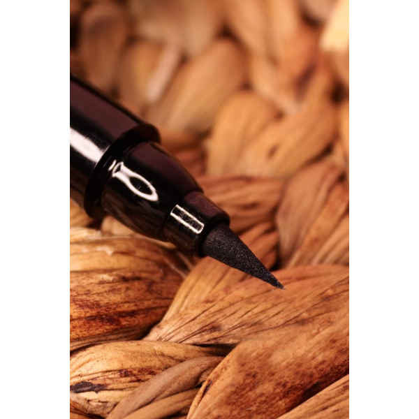 4'lü Desenli Çift Taraflı Eyeliner Seti 4'lü Desenli Çift Taraflı Eyeliner Seti