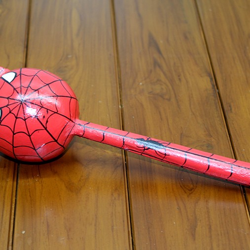Ahşap Kedili Spiderman Marakas Tekli Ahşap Kedili Spiderman Marakas Tekli