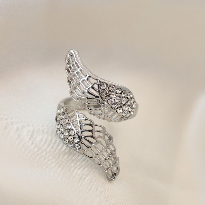 Ayarlamalı Silver Renk Metal Zirkon Taşlı Kanat Yüzük Ayarlamalı Silver Renk Metal Zirkon Taşlı Kanat Yüzük