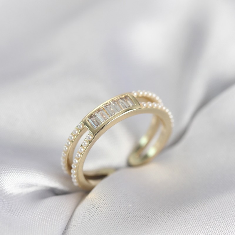 Baget Zirkon Taşlı Gold Renk İncili Kadın Yüzük Baget Zirkon Taşlı Gold Renk İncili Kadın Yüzük