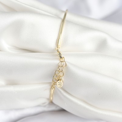 Beyaz Sedefli Yonca Model Gold Renk Kadın Bileklik Beyaz Sedefli Yonca Model Gold Renk Kadın Bileklik