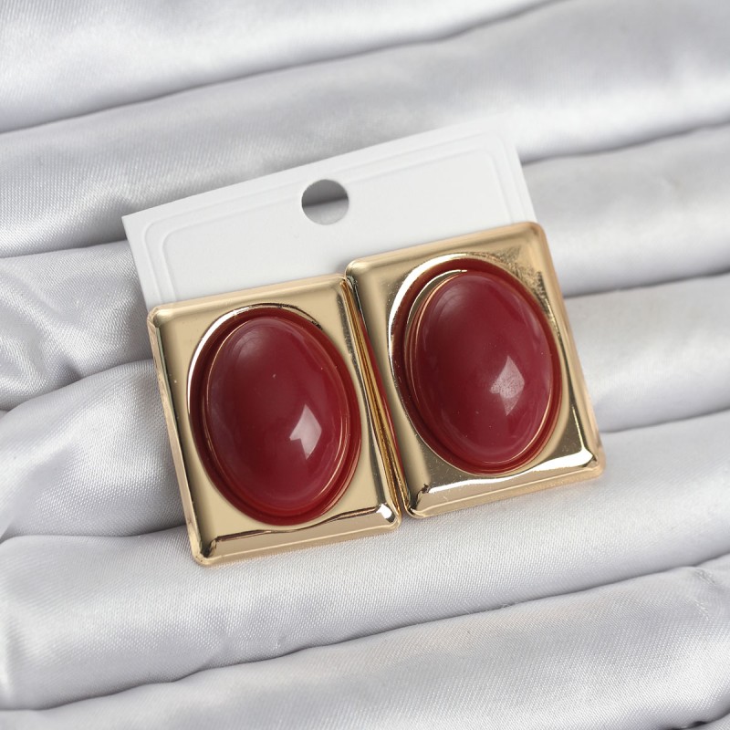 Bordo Kare Model Vintage Gold Renk Kadın Küpe Bordo Kare Model Vintage Gold Renk Kadın Küpe