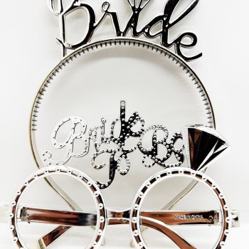 Bride Yazılı Taç ve Bride To Be Yazılı Gözlük Seti Gümüş Renk Bride Yazılı Taç ve Bride To Be Yazılı Gözlük Seti Gümüş Renk