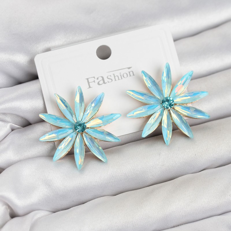 Buz Mavisi Kristal Taşlı Lotus Model Kadın Küpe Buz Mavisi Kristal Taşlı Lotus Model Kadın Küpe