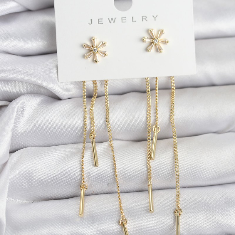 Çiçek Model Gold Pirinç Sallantılı Kadın Küpe Çiçek Model Gold Pirinç Sallantılı Kadın Küpe