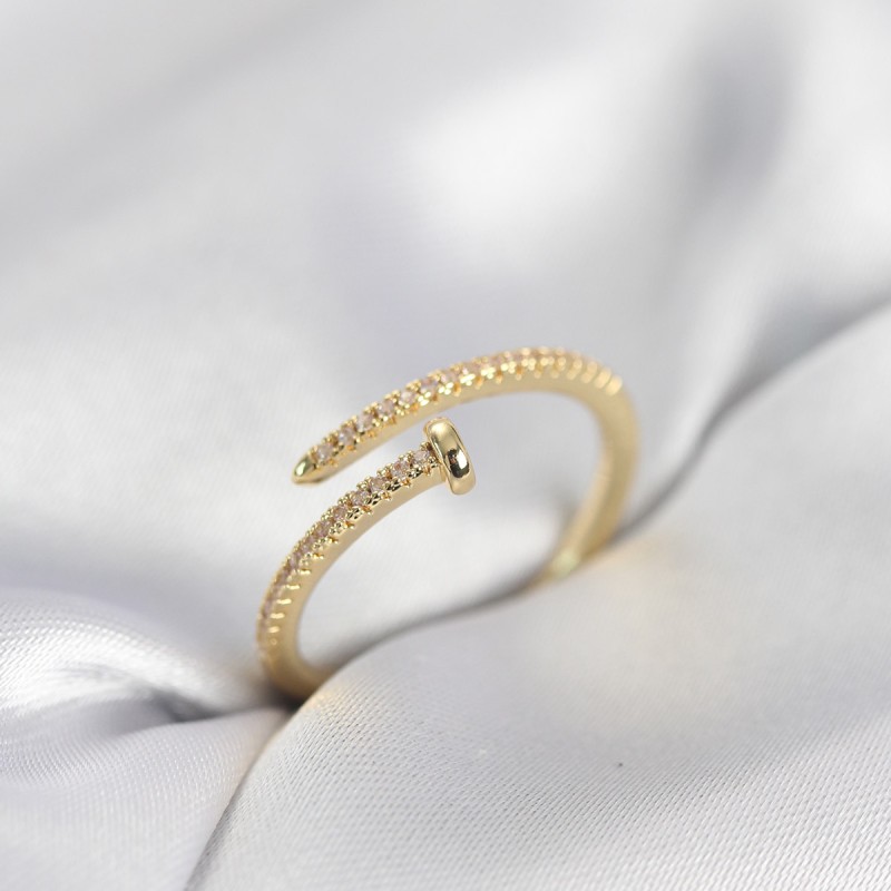 Çivi Model Zirkon Taşlı Gold Renk Kadın Yüzük Çivi Model Zirkon Taşlı Gold Renk Kadın Yüzük