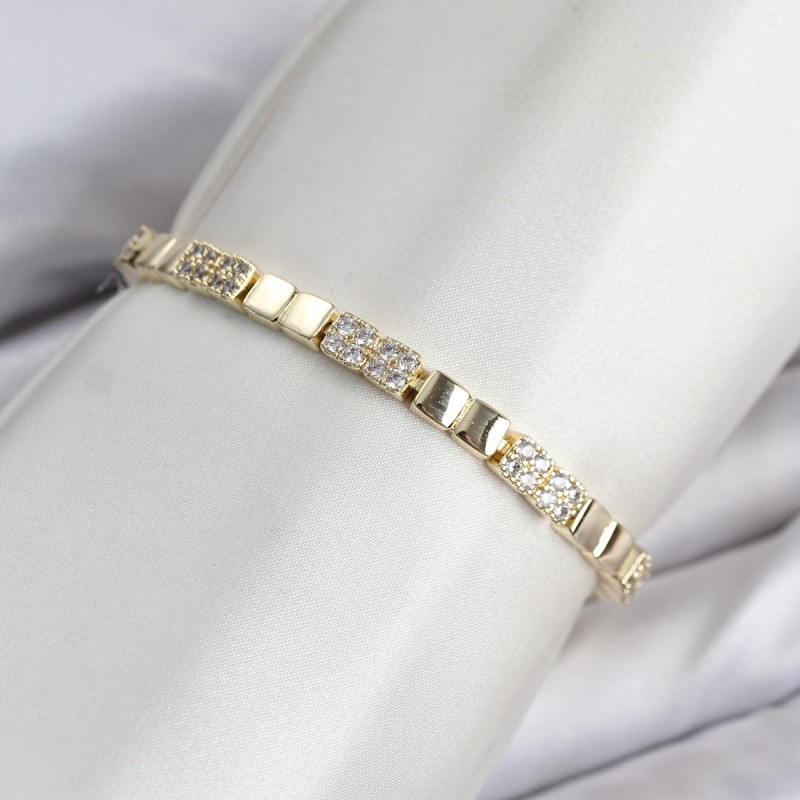 CM Kare Model Zirkon Taşlı VIP Seri Gold Renk Pirinç Kadın Bileklik CM Kare Model Zirkon Taşlı VIP Seri Gold Renk Pirinç Kadın Bileklik