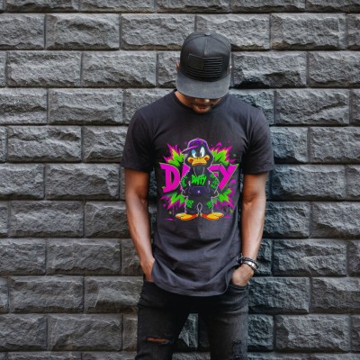 Daffy Duck Graffiti Baskılı Unisex Siyah Tişört - 24/1 Penye Pamuklu Daffy Duck Graffiti Baskılı Unisex Siyah Tişört - 24/1 Penye Pamuklu