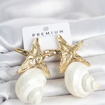 Doğal Deniz Kabuğu ve Gold Renk Yıldız Model Kadın Küpe Doğal Deniz Kabuğu ve Gold Renk Yıldız Model Kadın Küpe