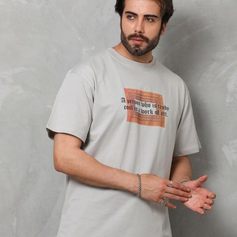 Erkek Baskılı T-Shirt Kısa Kol Bisiklet Yaka Regular Fit Rahat Kalıp Tişört - Gri Erkek Baskılı T-Shirt Kısa Kol Bisiklet Yaka Regular Fit Rahat Kalıp Tişört - Gri