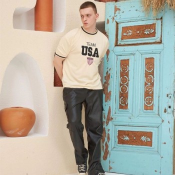 Erkek Bisiklet Yaka Tişört Nakış İşlemeli Kısa Kol Oversize T-Shirt - Bej Erkek Bisiklet Yaka Tişört Nakış İşlemeli Kısa Kol Oversize T-Shirt - Bej