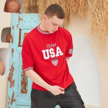 Erkek Bisiklet Yaka Tişört Nakış İşlemeli Kısa Kol Oversize T-Shirt - Kırmızı Erkek Bisiklet Yaka Tişört Nakış İşlemeli Kısa Kol Oversize T-Shirt - Kırmızı