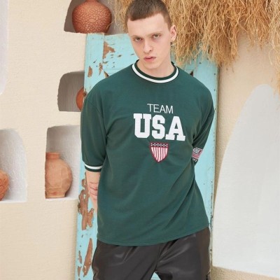 Erkek Bisiklet Yaka Tişört Nakış İşlemeli Kısa Kol Oversize T-Shirt - Yeşil Erkek Bisiklet Yaka Tişört Nakış İşlemeli Kısa Kol Oversize T-Shirt - Yeşil