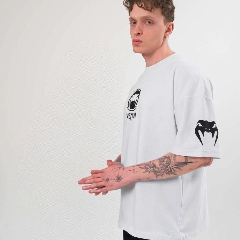 Erkek Kısa Kol Tişört Göğüs ve Kol Bisiklet Yaka Baskılı T-Shirt - Beyaz Erkek Kısa Kol Tişört Göğüs ve Kol Bisiklet Yaka Baskılı T-Shirt - Beyaz