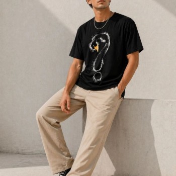 Erkek Kuğu Figürlü Soru İşareti Baskılı Tişört Kısa Kol T-Shirt - Siyah Erkek Kuğu Figürlü Soru İşareti Baskılı Tişört Kısa Kol T-Shirt - Siyah