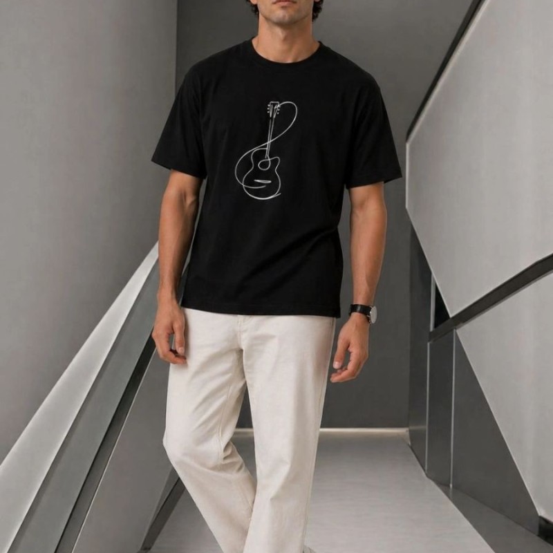 Erkek Minimal Gitar Baskılı Tişört T-Shirt Yazlık Kısa Kol Bisiklet Yaka T-Shirt - Siyah Erkek Minimal Gitar Baskılı Tişört T-Shirt Yazlık Kısa Kol Bisiklet Yaka T-Shirt - Siyah