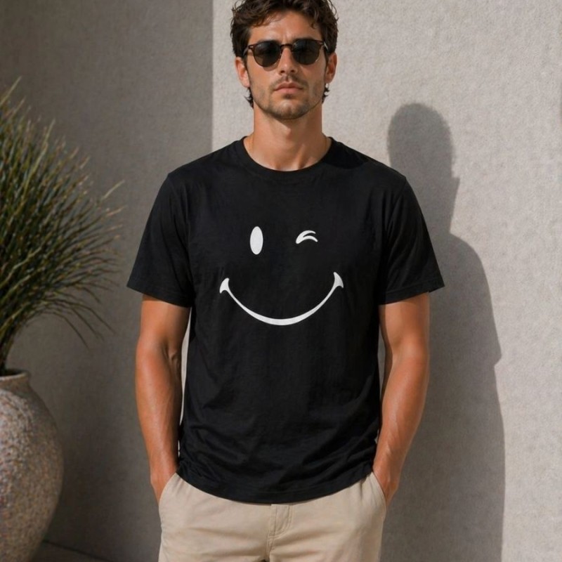 Erkek Minimal Gülümseyen Yüz Baskılı Tişört Kısa Kol Yazlık T-Shirt - Siyah Erkek Minimal Gülümseyen Yüz Baskılı Tişört Kısa Kol Yazlık T-Shirt - Siyah