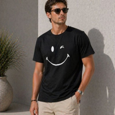Erkek Minimal Gülümseyen Yüz Baskılı Tişört Kısa Kol Yazlık T-Shirt - Siyah Erkek Minimal Gülümseyen Yüz Baskılı Tişört Kısa Kol Yazlık T-Shirt - Siyah