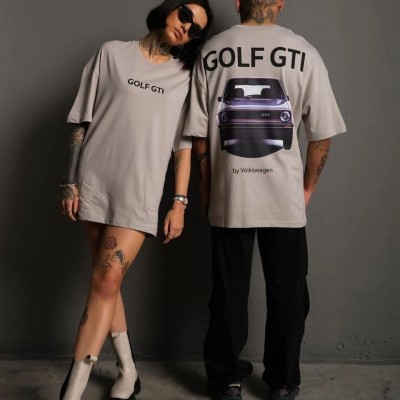 Erkek Oversize Tişört Golf GTI Retro Araba Baskılı T-shirt - Gri Erkek Oversize Tişört Golf GTI Retro Araba Baskılı T-shirt - Gri