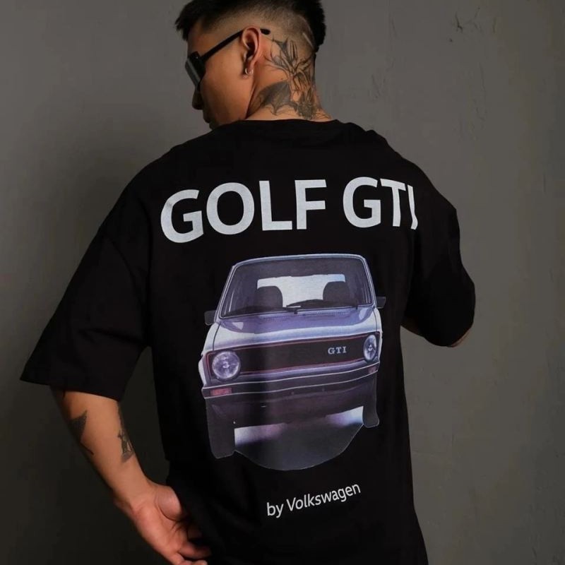 Erkek Oversize Tişört Golf GTI Retro Araba Baskılı T-shirt - Siyah Erkek Oversize Tişört Golf GTI Retro Araba Baskılı T-shirt - Siyah