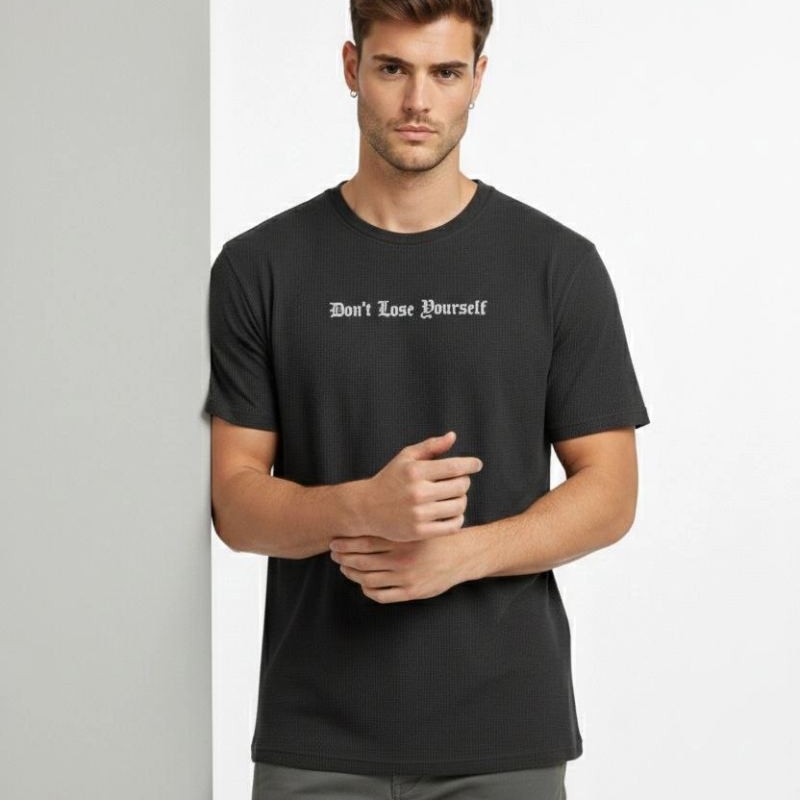 Erkek Wafıl Kumaş Tişört Regular Kalıp Bisiklet Yaka Baskılı T-Shirt - Siyah Erkek Wafıl Kumaş Tişört Regular Kalıp Bisiklet Yaka Baskılı T-Shirt - Siyah
