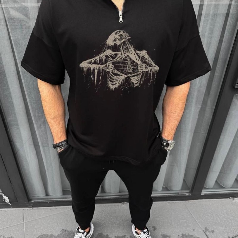 Erkek Yarım Fermuarlı Baskılı Oversize T-Shirt - Siyah Erkek Yarım Fermuarlı Baskılı Oversize T-Shirt - Siyah