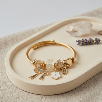 Fiyonk Charmlı Beyaz Renk Gold Bileklik
