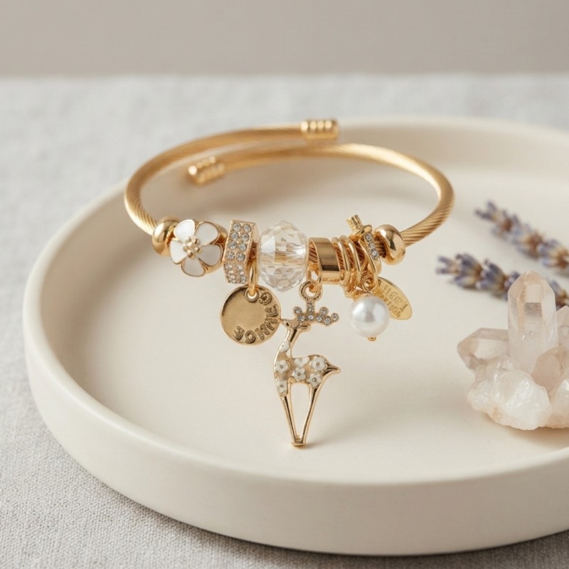 Geyik Model Gold Renk Beyaz Charmlı Bileklik Geyik Model Gold Renk Beyaz Charmlı Bileklik