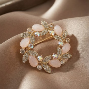 Gold Pembe Detaylı Zirkon Taşlı Broş Gold Pembe Detaylı Zirkon Taşlı Broş